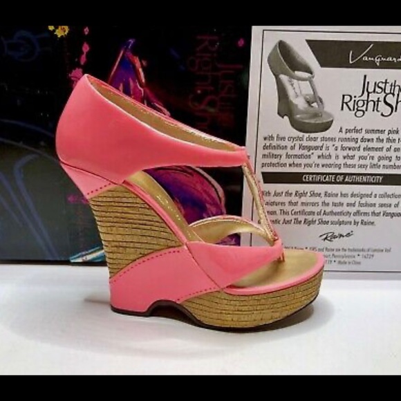 Brand New RARE Just The Right Shoe‘VANGUARD’ by Lorraine Vail (Raine) - COA - Picture 3 of 9